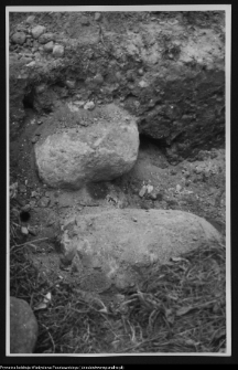 Białystok, odgruzowanie murk&oacute;w na dziedzińcu wstępnym przy Pałacu Branickich